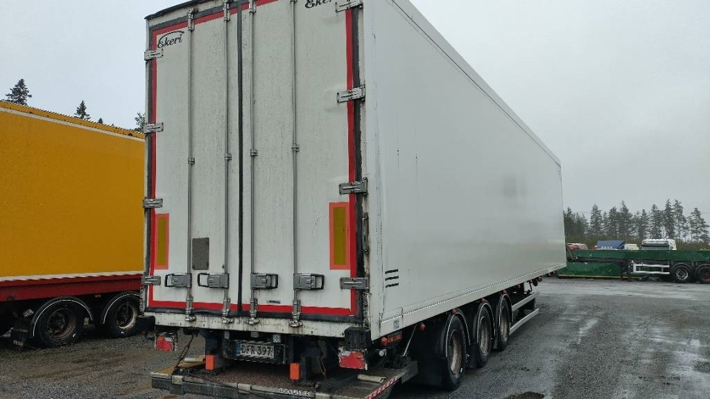 Ekeri Kokosivuauk.sisäkork 3,05 Thermoking 2 taso - مبردة نصف مقطورة: صور 5 Ekeri Kokosivuauk.sisäkork 3,05 Thermoking 2 taso - مبردة نصف مقطورة: صور 5