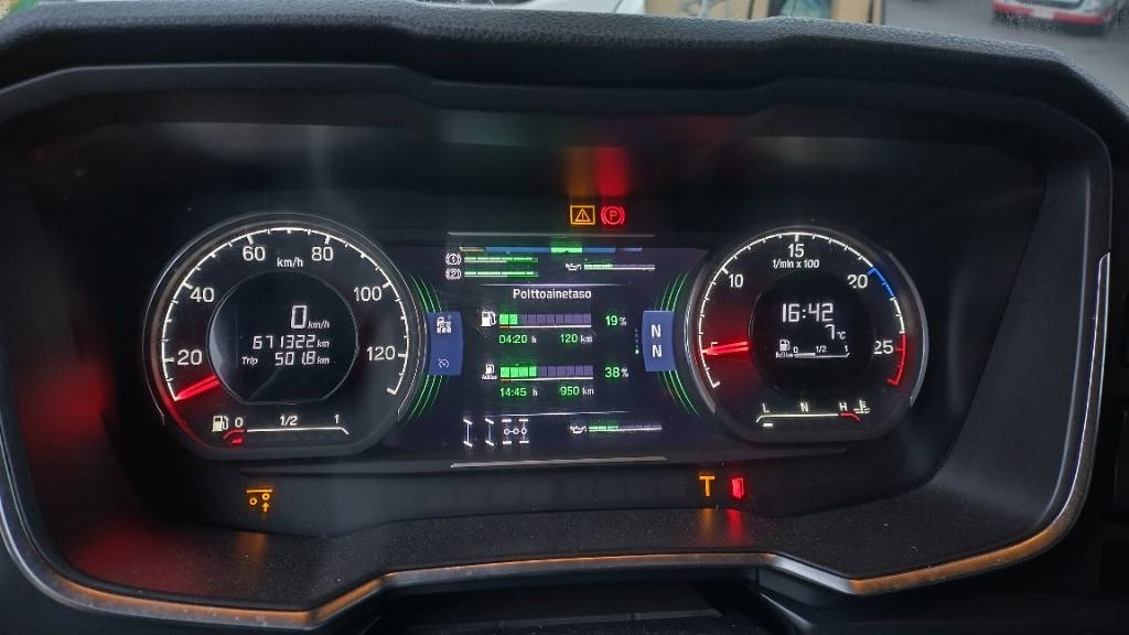 Scania XT650 8x4 puuvarustus,rautajouset  - شاحنة قطع الأشجار: صور 5 Scania XT650 8x4 puuvarustus,rautajouset  - شاحنة قطع الأشجار: صور 5