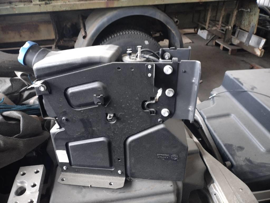 Volvo Adblue säiliö FL - الإطار / الشاسيه - شاحنة: صور 4 Volvo Adblue säiliö FL - الإطار / الشاسيه - شاحنة: صور 4