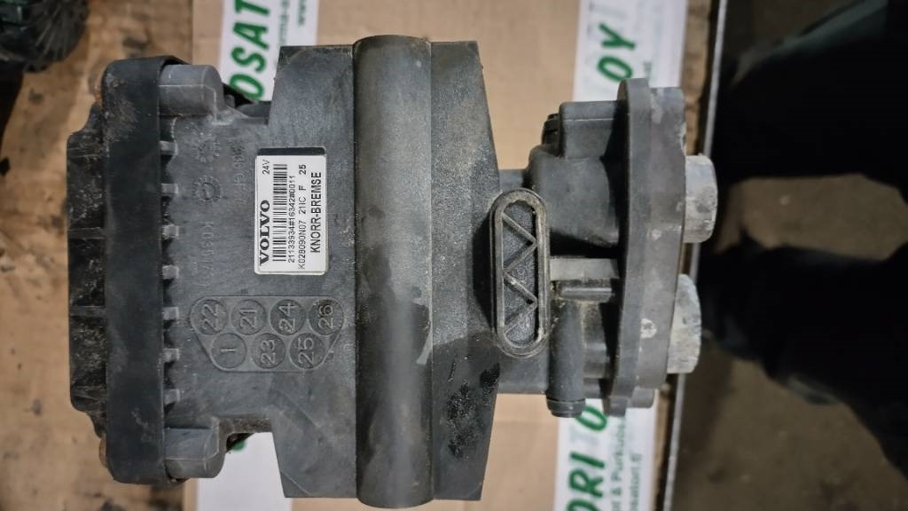 Volvo ELC venttiililohko FH4  - الإطار / الشاسيه - شاحنة: صور 3 Volvo ELC venttiililohko FH4  - الإطار / الشاسيه - شاحنة: صور 3