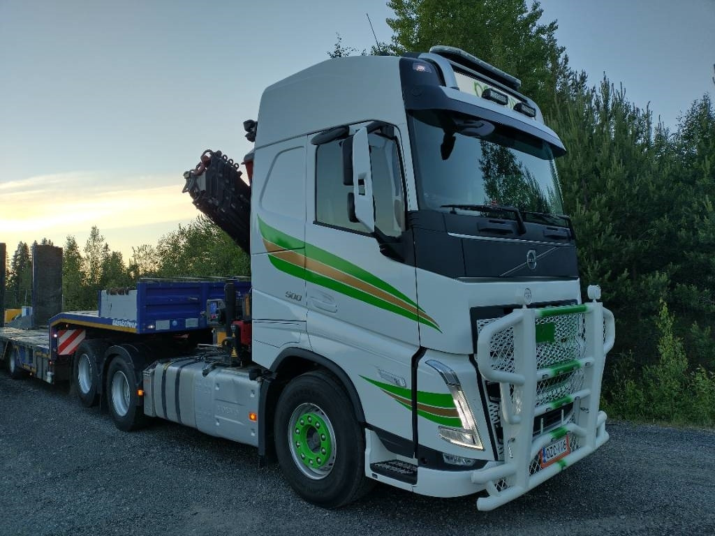 Volvo FH500 tc 6x4 HMF 2820 nosturi+jib,HCT,aj.120tkm - شاحنة جرار: صور 1 Volvo FH500 tc 6x4 HMF 2820 nosturi+jib,HCT,aj.120tkm - شاحنة جرار: صور 1
