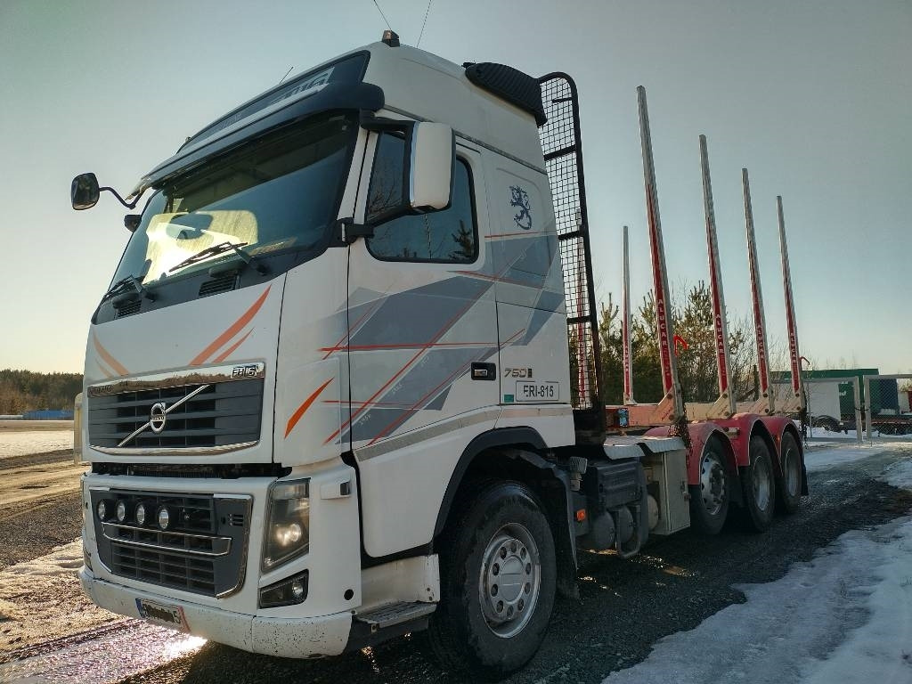 Volvo FH750 puuvarustus, napaperät,trippeli - شاحنة قطع الأشجار: صور 1 Volvo FH750 puuvarustus, napaperät,trippeli - شاحنة قطع الأشجار: صور 1