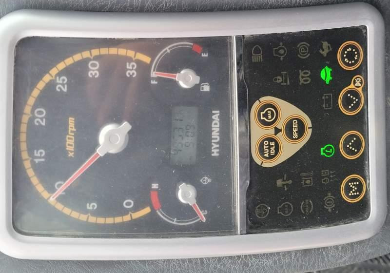 Hyundai ROBEX 55W-9 EXCAVATOR / SPROWADZONY Z FRANCJI - حفارة على عجلات: صور 3 Hyundai ROBEX 55W-9 EXCAVATOR / SPROWADZONY Z FRANCJI - حفارة على عجلات: صور 3