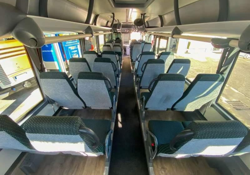 Iveco CROSSWAY/ DŁUGOŚĆ 10.70 M / MANUAL / EURO 6 - باص النقل بين المدن: صور 5 Iveco CROSSWAY/ DŁUGOŚĆ 10.70 M / MANUAL / EURO 6 - باص النقل بين المدن: صور 5