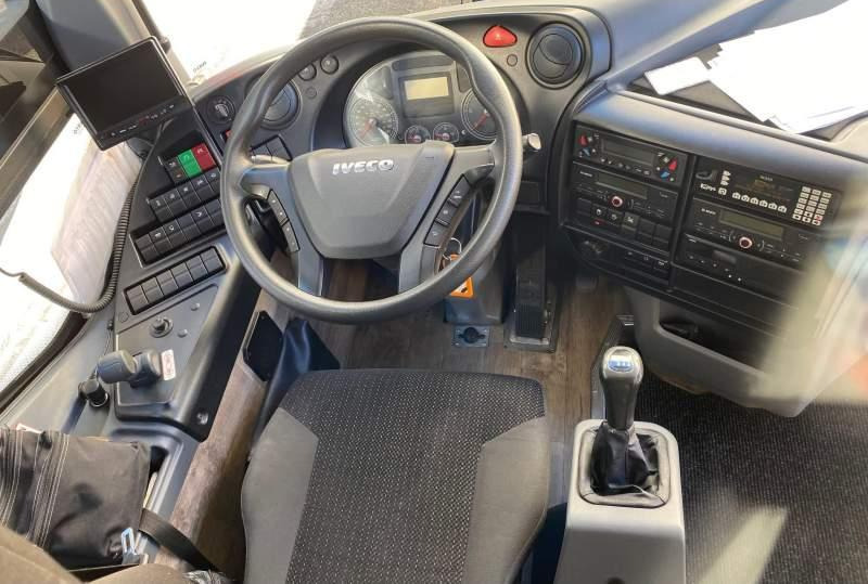 Iveco CROSSWAY/ DŁUGOŚĆ 10.70 M / MANUAL / EURO 6 إيجار Iveco CROSSWAY/ DŁUGOŚĆ 10.70 M / MANUAL / EURO 6: صور 12
