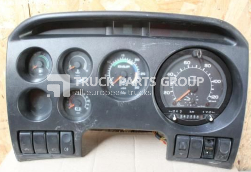 DAF 95XF 1554, DIP-4 95 XF EURO3, EURO2, instrument panel, instrumen dashboard - لوحة القيادة - شاحنة: صور 1 DAF 95XF 1554, DIP-4 95 XF EURO3, EURO2, instrument panel, instrumen dashboard - لوحة القيادة - شاحنة: صور 1