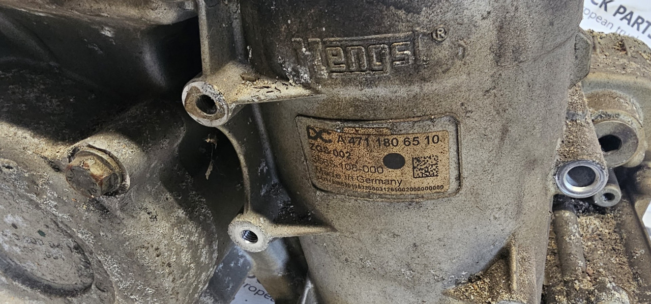 Mercedes Benz Actros MP4 EURO6, EURO 6 emission oil filter housing, oil cooler , 4711800712, 4711800012, 4711800212, 4711800312, 4711704710, 4711800265, 4711801065, 4721840380, 4721841980, 4721800309, - مبرد الزيت - شاحنة: صور 2 Mercedes Benz Actros MP4 EURO6, EURO 6 emission oil filter housing, oil cooler , 4711800712, 4711800012, 4711800212, 4711800312, 4711704710, 4711800265, 4711801065, 4721840380, 4721841980, 4721800309, - مبرد الزيت - شاحنة: صور 2