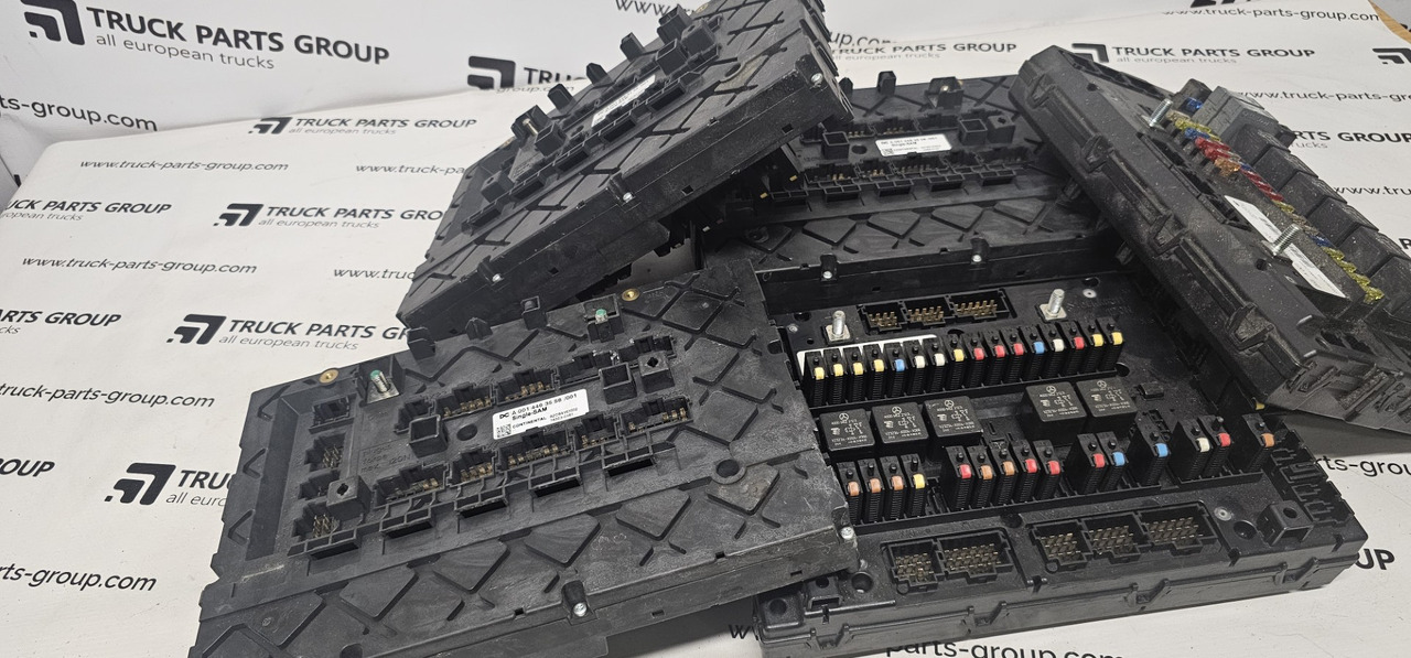 Mercedes Benz Actros MP4, EURO6 Grundmodul, fuse box, relay box, SAM cabin, SAM chassis - مصهر - شاحنة: صور 2 Mercedes Benz Actros MP4, EURO6 Grundmodul, fuse box, relay box, SAM cabin, SAM chassis - مصهر - شاحنة: صور 2