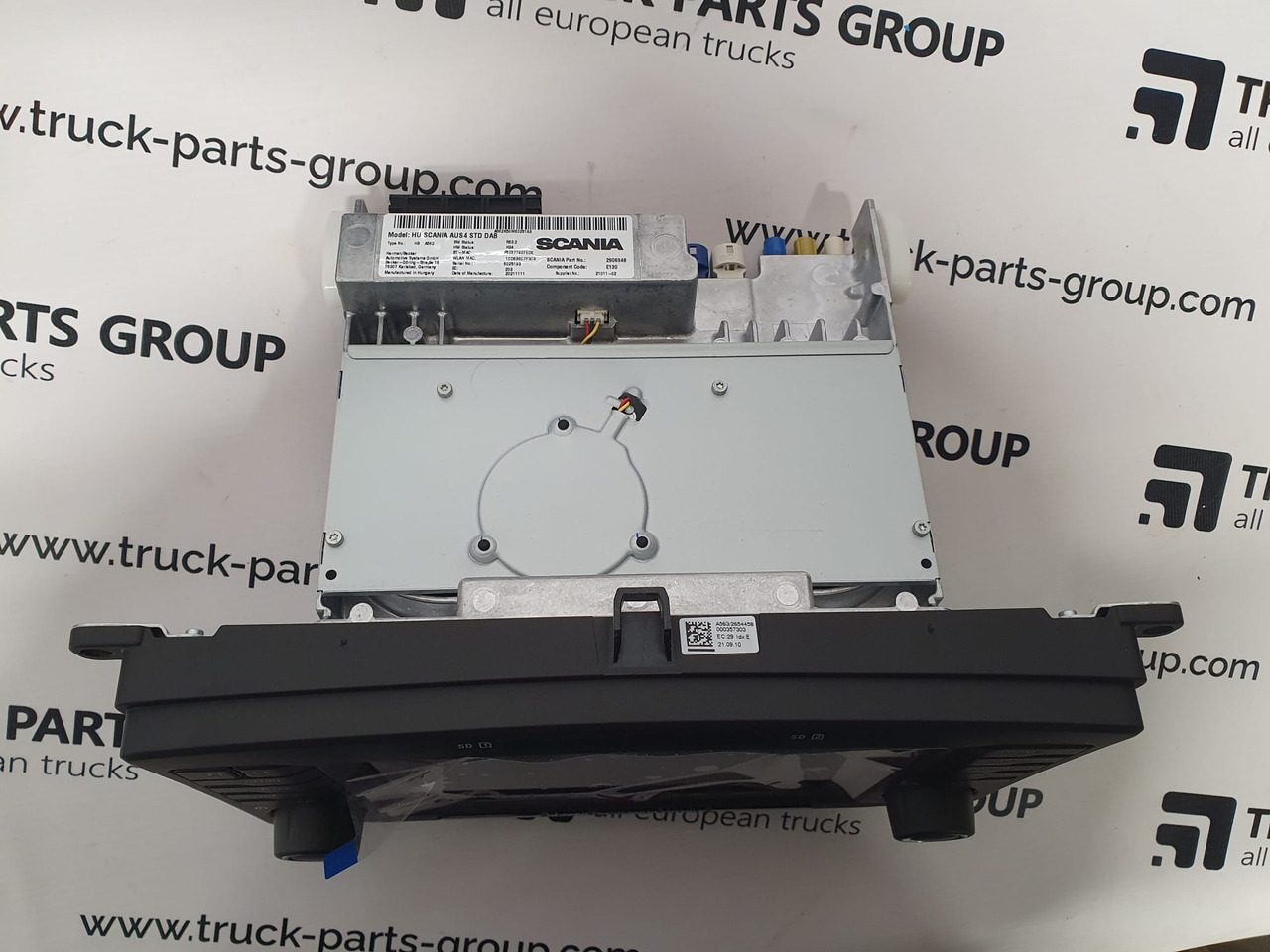 Scania T, P, G, R, L series EURO6, EURO 6 emission standard series multimedia navigation system HU scania AUS4 STD DAB, NAVI system, Harman / Becker 2594720, 2735760, 2635711, 2783088, infotainment sy - نظم الملاحة - شاحنة: صور 3 Scania T, P, G, R, L series EURO6, EURO 6 emission standard series multimedia navigation system HU scania AUS4 STD DAB, NAVI system, Harman / Becker 2594720, 2735760, 2635711, 2783088, infotainment sy - نظم الملاحة - شاحنة: صور 3