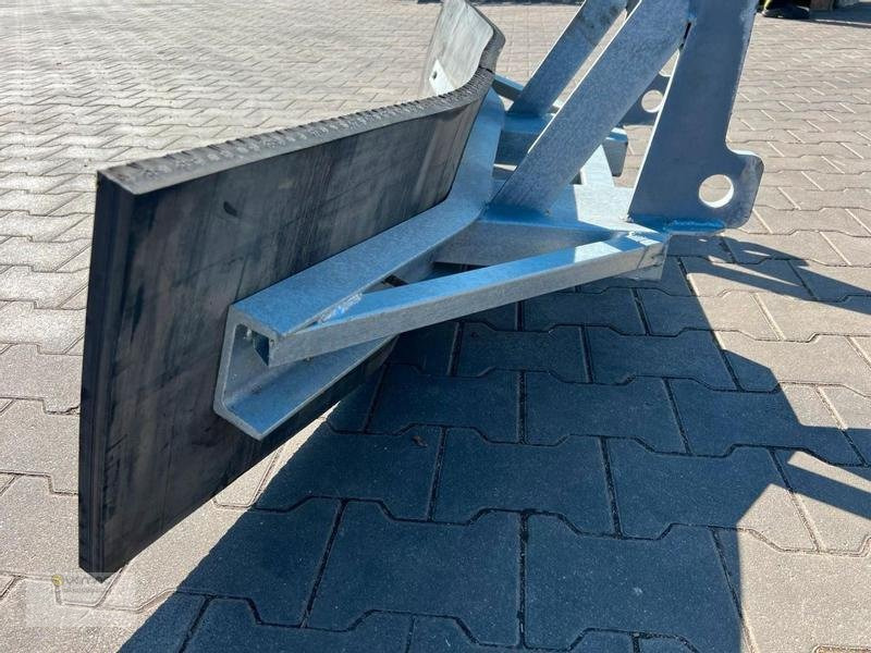 Vemac Gummischieber 260 Schäffer Futterschieber, Gülleschieber, Schneeschild - شفرة الجرافة - الآلات والماكينات الزراعية: صور 5 Vemac Gummischieber 260 Schäffer Futterschieber, Gülleschieber, Schneeschild - شفرة الجرافة - الآلات والماكينات الزراعية: صور 5