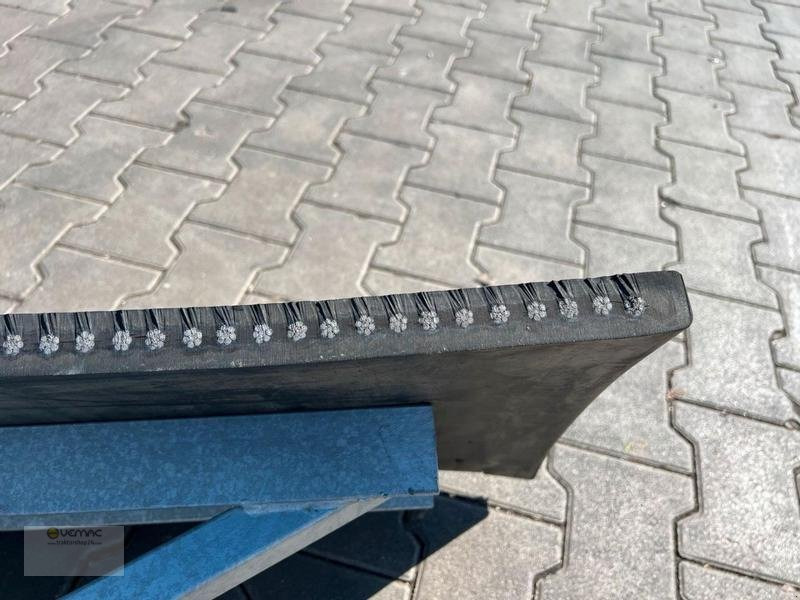 Vemac Gummischieber 260 Schäffer Futterschieber, Gülleschieber, Schneeschild - شفرة الجرافة - الآلات والماكينات الزراعية: صور 3 Vemac Gummischieber 260 Schäffer Futterschieber, Gülleschieber, Schneeschild - شفرة الجرافة - الآلات والماكينات الزراعية: صور 3