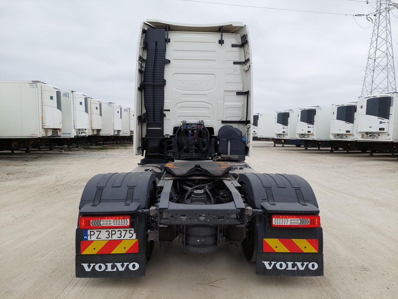 2023 Volvo FH 460 Globetrotter XL i-Save - شاحنة جرار: صور 4 2023 Volvo FH 460 Globetrotter XL i-Save - شاحنة جرار: صور 4