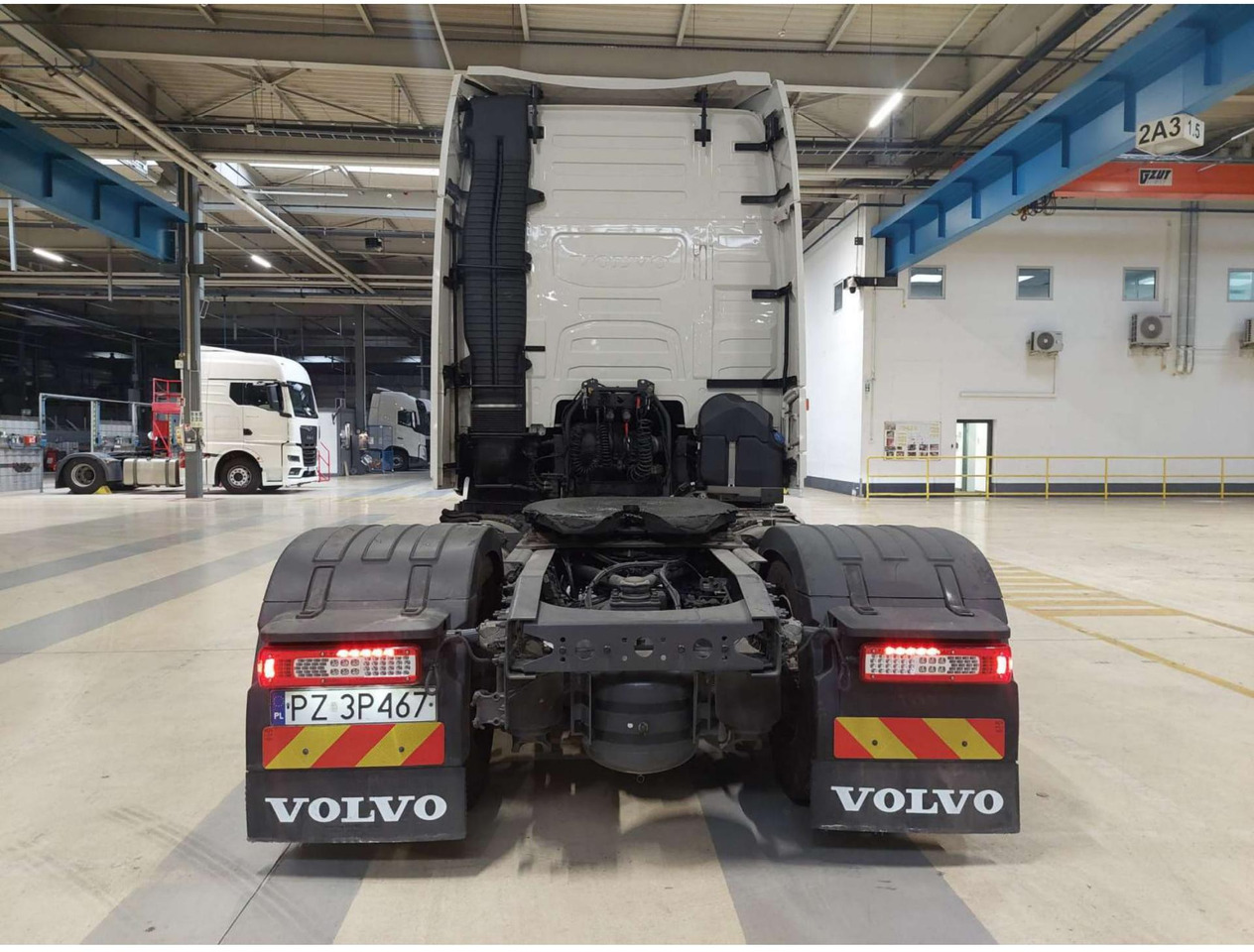 2023 Volvo FH 460 Globetrotter XL i-Save - شاحنة جرار: صور 5 2023 Volvo FH 460 Globetrotter XL i-Save - شاحنة جرار: صور 5