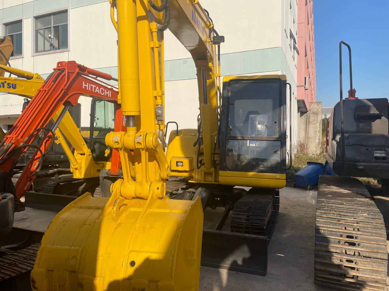 KOMATSU PC 60 - حفارات زحافة: صور 1 KOMATSU PC 60 - حفارات زحافة: صور 1
