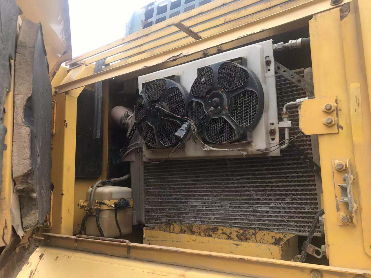 KOMATSU PC350-7 - حفارات زحافة: صور 5 KOMATSU PC350-7 - حفارات زحافة: صور 5