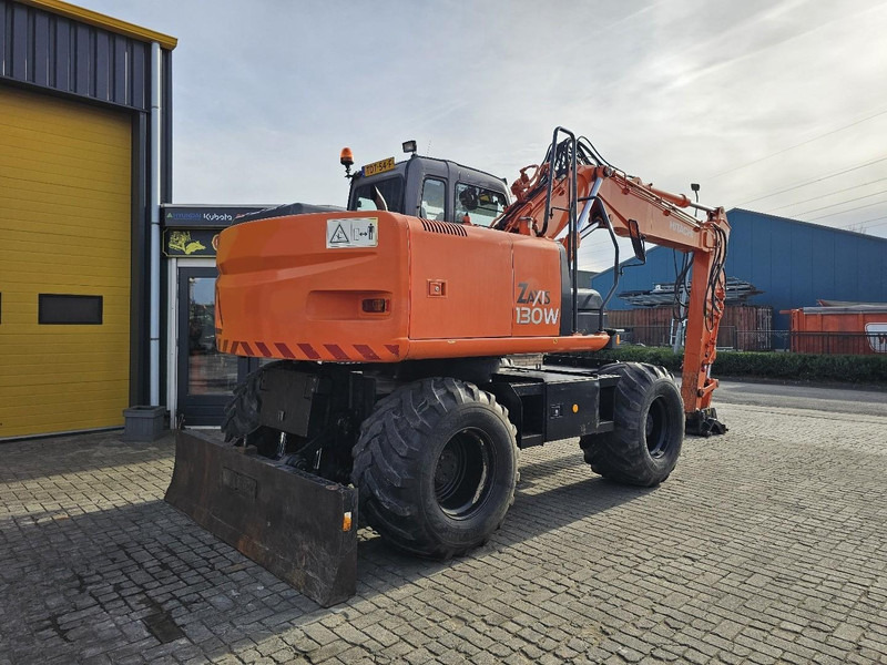 Hitachi ZAXIS 130 W - حفارة على عجلات: صور 4 Hitachi ZAXIS 130 W - حفارة على عجلات: صور 4