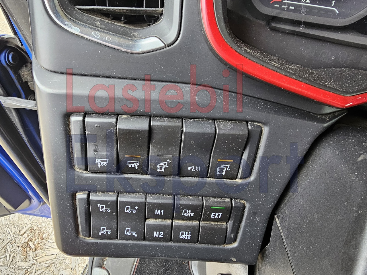 شاحنة قطع الأشجار, شاحنة كرين Scania R650: صور 39