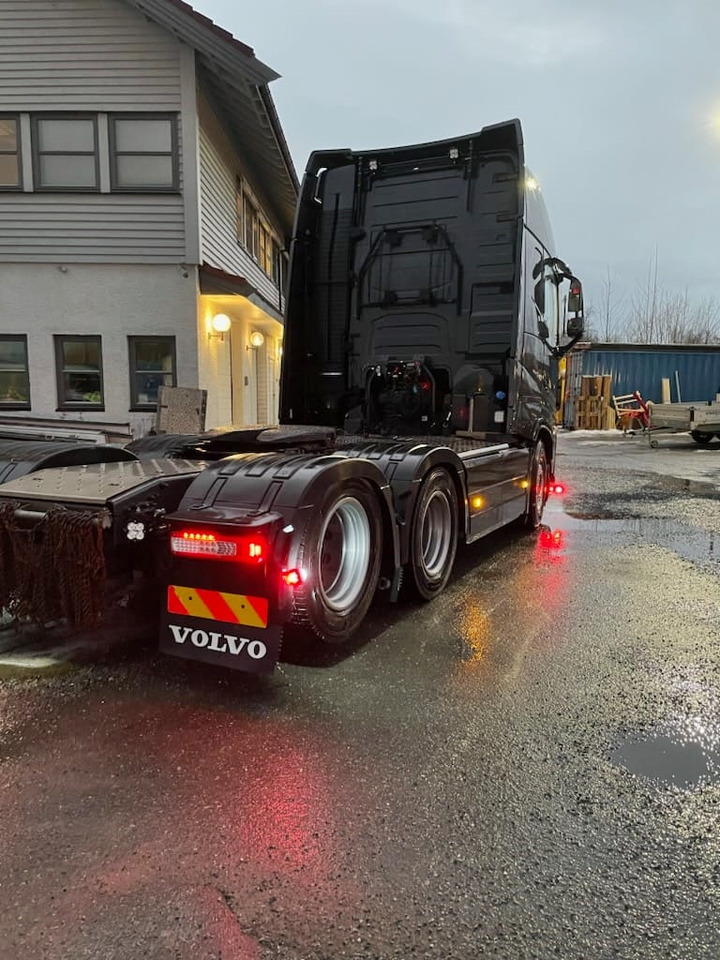 Volvo FH 540 / 6x2 / Retarder - شاحنة جرار: صور 4 Volvo FH 540 / 6x2 / Retarder - شاحنة جرار: صور 4