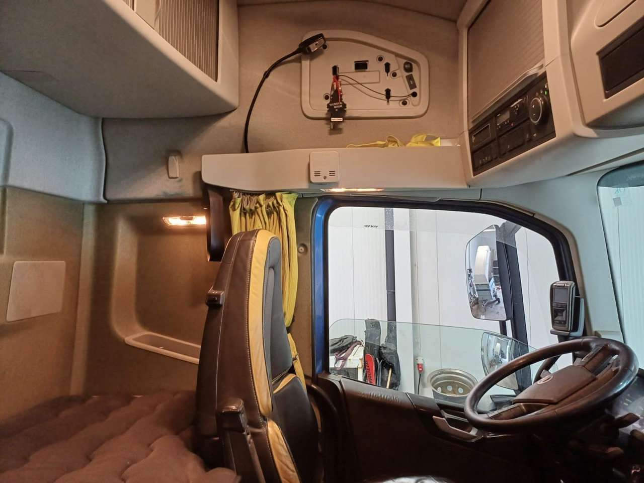 Volvo FH16 750 - شاحنة قطع الأشجار, شاحنة كرين: صور 4 Volvo FH16 750 - شاحنة قطع الأشجار, شاحنة كرين: صور 4