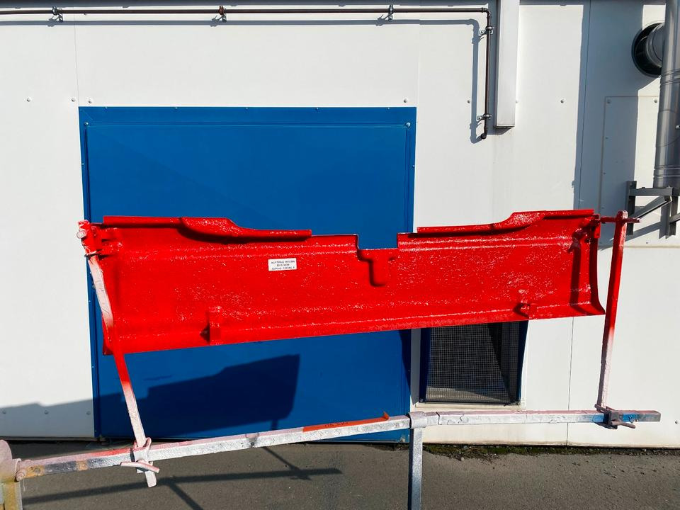 MAN Lions City A21 Heckstoßstange mit AHK Ausschnitt Lackiert UNI-Wunschfarbton OE 88732035011 / 88.73203-5011 *INKL.19% MWST* - كأس مترعة - حافلة: صور 2 MAN Lions City A21 Heckstoßstange mit AHK Ausschnitt Lackiert UNI-Wunschfarbton OE 88732035011 / 88.73203-5011 *INKL.19% MWST* - كأس مترعة - حافلة: صور 2