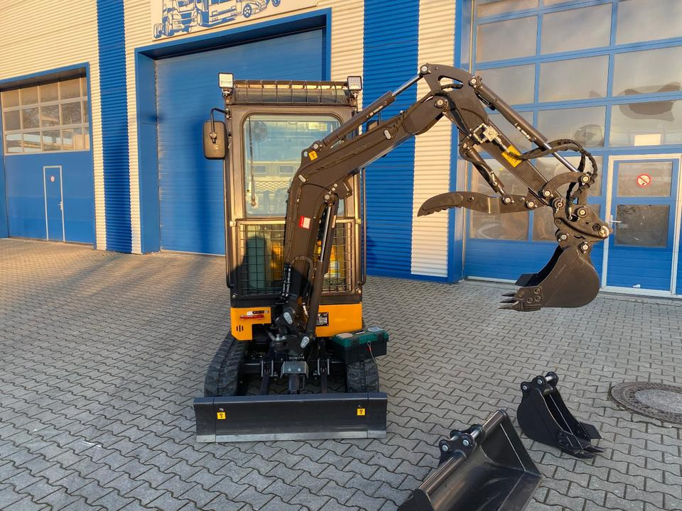 حفارة مصغرة Minibagger BK2000NKSR inkl. Zubehörpaket *INKL.19% MWST*BERGER KRAUS*KUBOTA* KLIMA*SCHWENKARM*VERSTELLFAHRWERK*: صور 9 حفارة مصغرة Minibagger BK2000NKSR inkl. Zubehörpaket *INKL.19% MWST*BERGER KRAUS*KUBOTA* KLIMA*SCHWENKARM*VERSTELLFAHRWERK*: صور 9