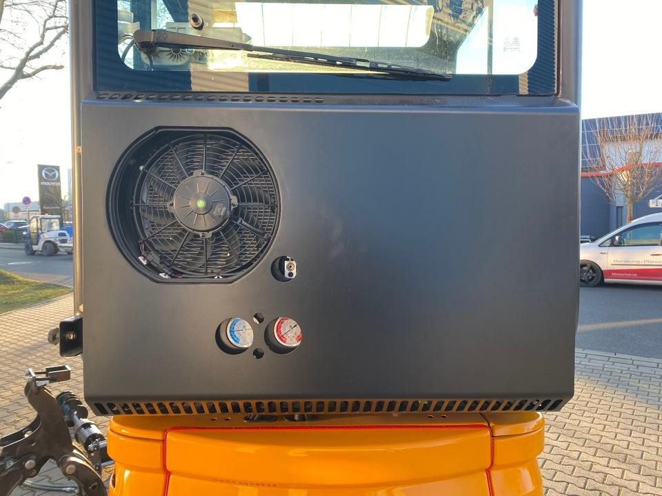 حفارة مصغرة Minibagger BK2000NKSR inkl. Zubehörpaket *INKL.19% MWST*BERGER KRAUS*KUBOTA* KLIMA*SCHWENKARM*VERSTELLFAHRWERK*: صور 20 حفارة مصغرة Minibagger BK2000NKSR inkl. Zubehörpaket *INKL.19% MWST*BERGER KRAUS*KUBOTA* KLIMA*SCHWENKARM*VERSTELLFAHRWERK*: صور 20