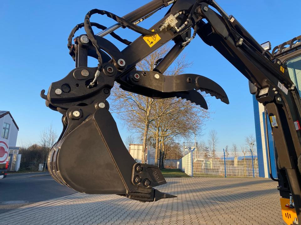 حفارة مصغرة Minibagger BK2000NKSR inkl. Zubehörpaket *INKL.19% MWST*BERGER KRAUS*KUBOTA* KLIMA*SCHWENKARM*VERSTELLFAHRWERK*: صور 6 حفارة مصغرة Minibagger BK2000NKSR inkl. Zubehörpaket *INKL.19% MWST*BERGER KRAUS*KUBOTA* KLIMA*SCHWENKARM*VERSTELLFAHRWERK*: صور 6