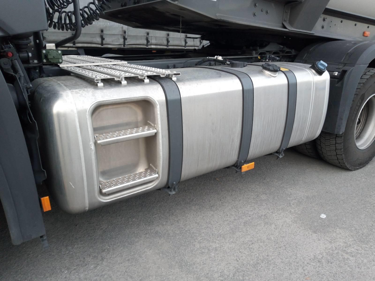 شاحنة جرار Mercedes-Benz Actros 1848 4x2 BigSpace PTO compressor: صور 10