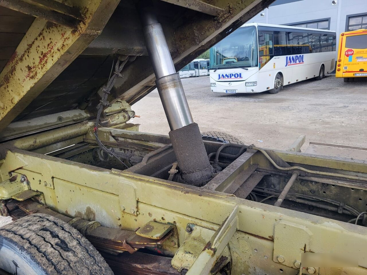 قلابات Scania 82M: صور 9