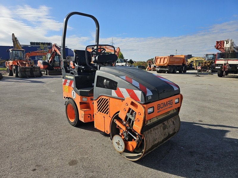 BOMAG BW100AC-4 - مدحلة المختلطة: صور 5 BOMAG BW100AC-4 - مدحلة المختلطة: صور 5