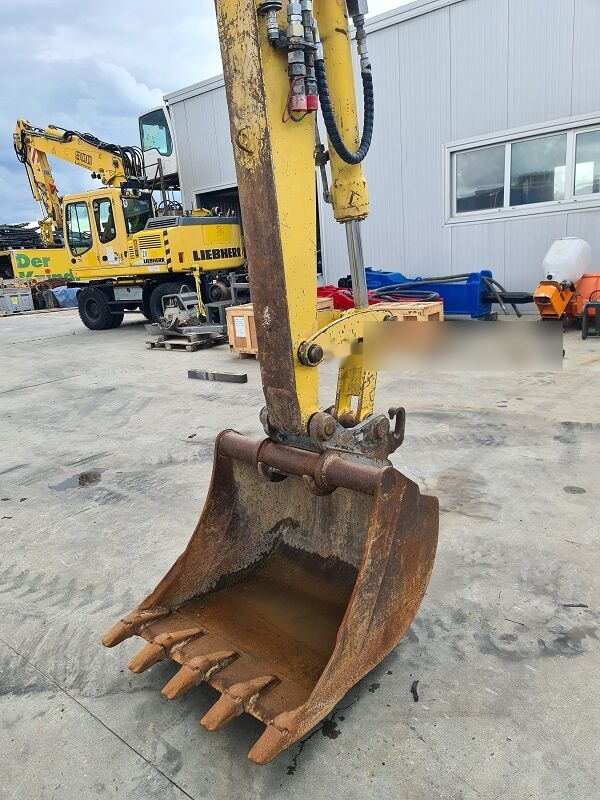 حفارة على عجلات Komatsu PW110: صور 17