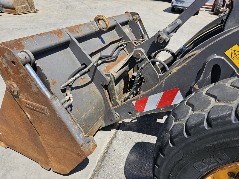 اللودر بعجل VOLVO L45H: صور 16