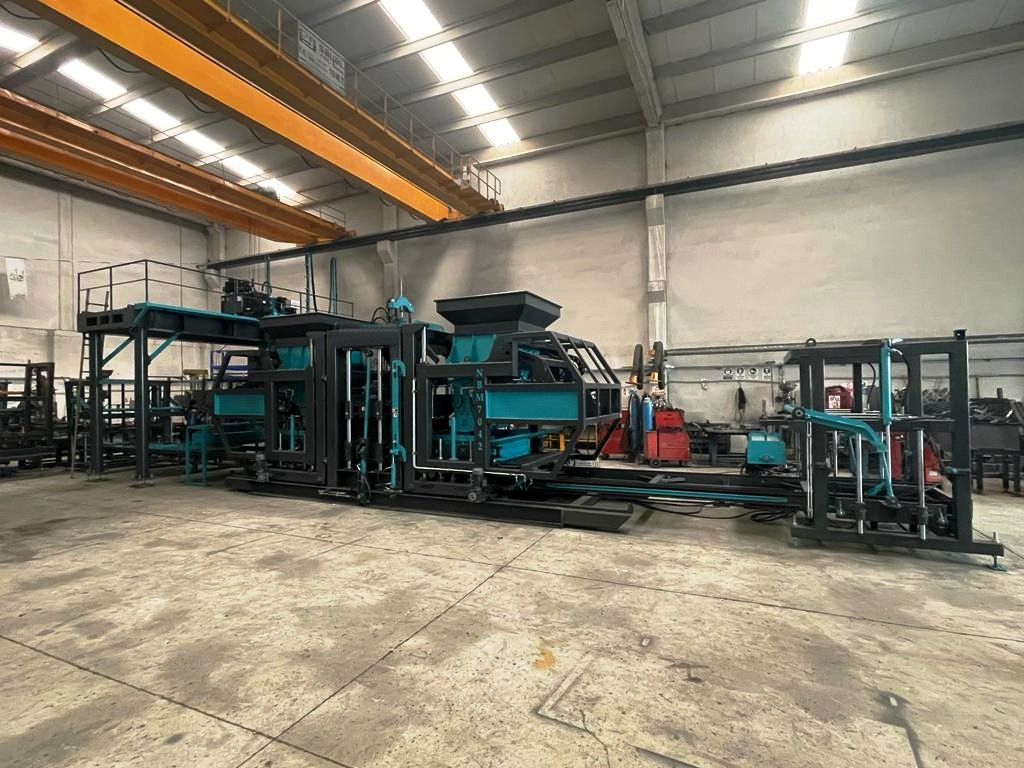 Constmach BS-42 Briquette Making Machine (Concrete Block Making Machine) - ماكينة البلوك: صور 3 Constmach BS-42 Briquette Making Machine (Concrete Block Making Machine) - ماكينة البلوك: صور 3