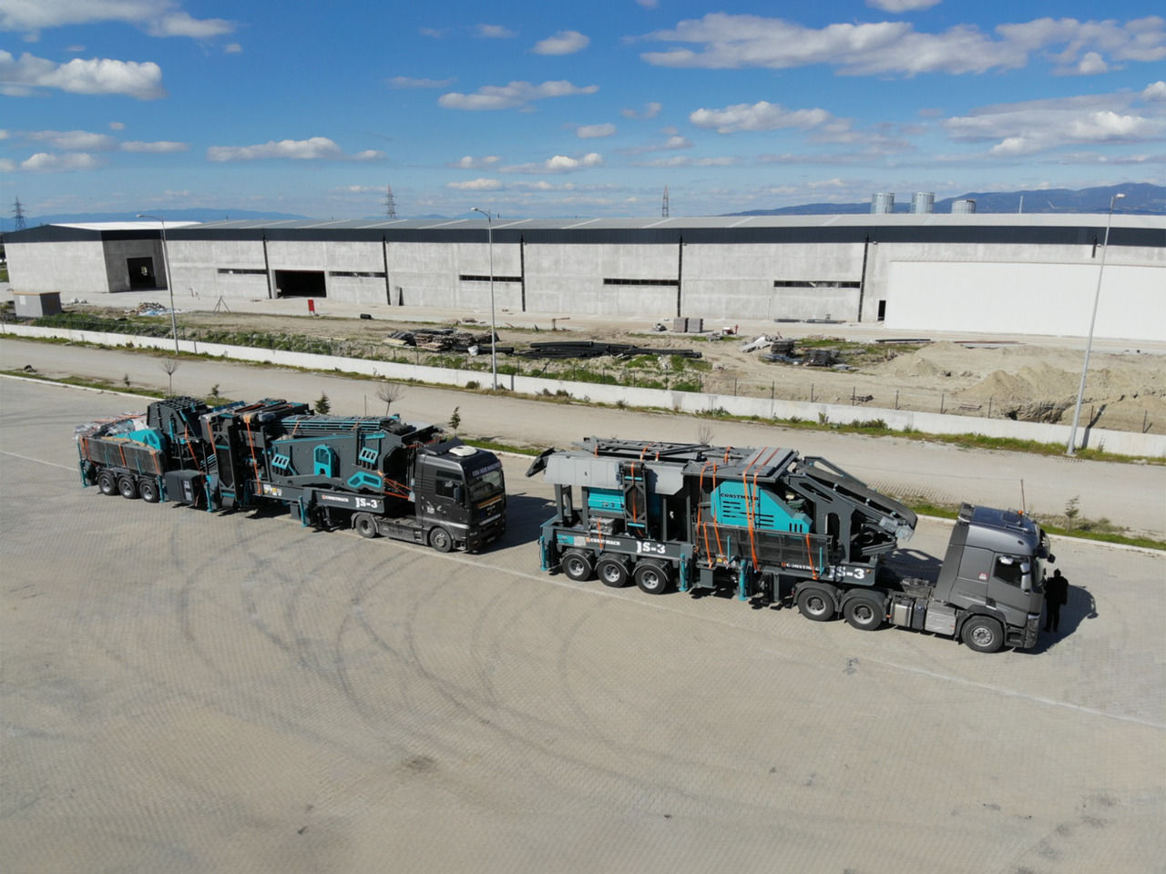 Constmach Installation Mobile De Concassage De Pierres D'une Capacité De 300 Tonnes - كسارة متحركه: صور 1 Constmach Installation Mobile De Concassage De Pierres D'une Capacité De 300 Tonnes - كسارة متحركه: صور 1