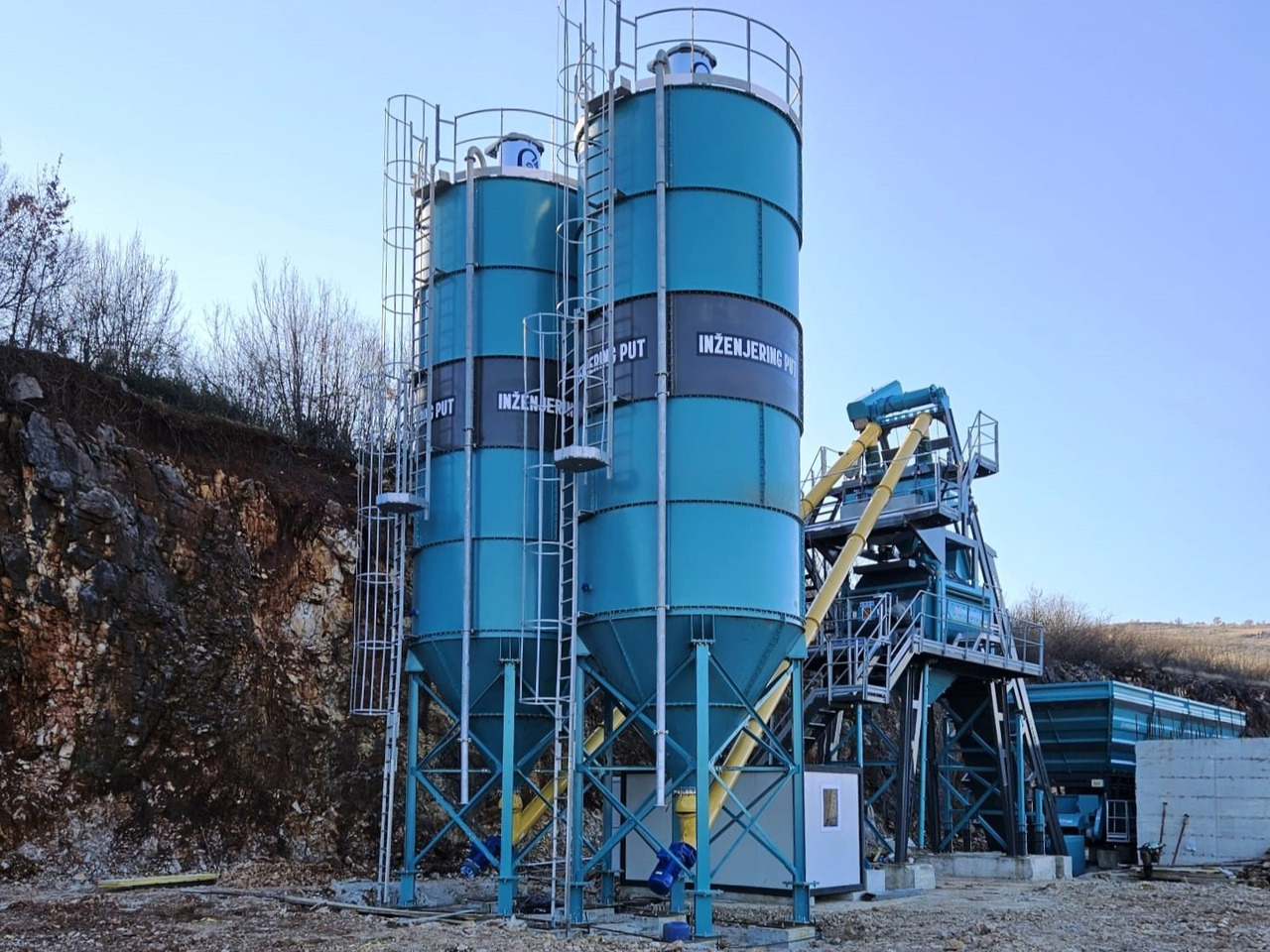 Constmach Silo à Ciment d'une Capacité de 75 Tonnes - خزان الأسمنت: صور 1 Constmach Silo à Ciment d'une Capacité de 75 Tonnes - خزان الأسمنت: صور 1