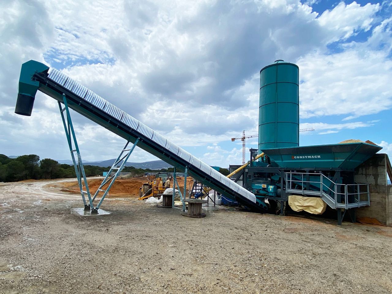 Constmach Small Mobile Concrete Batching Plant 45 m³/h - مصنع خلط الخرسانة: صور 2 Constmach Small Mobile Concrete Batching Plant 45 m³/h - مصنع خلط الخرسانة: صور 2