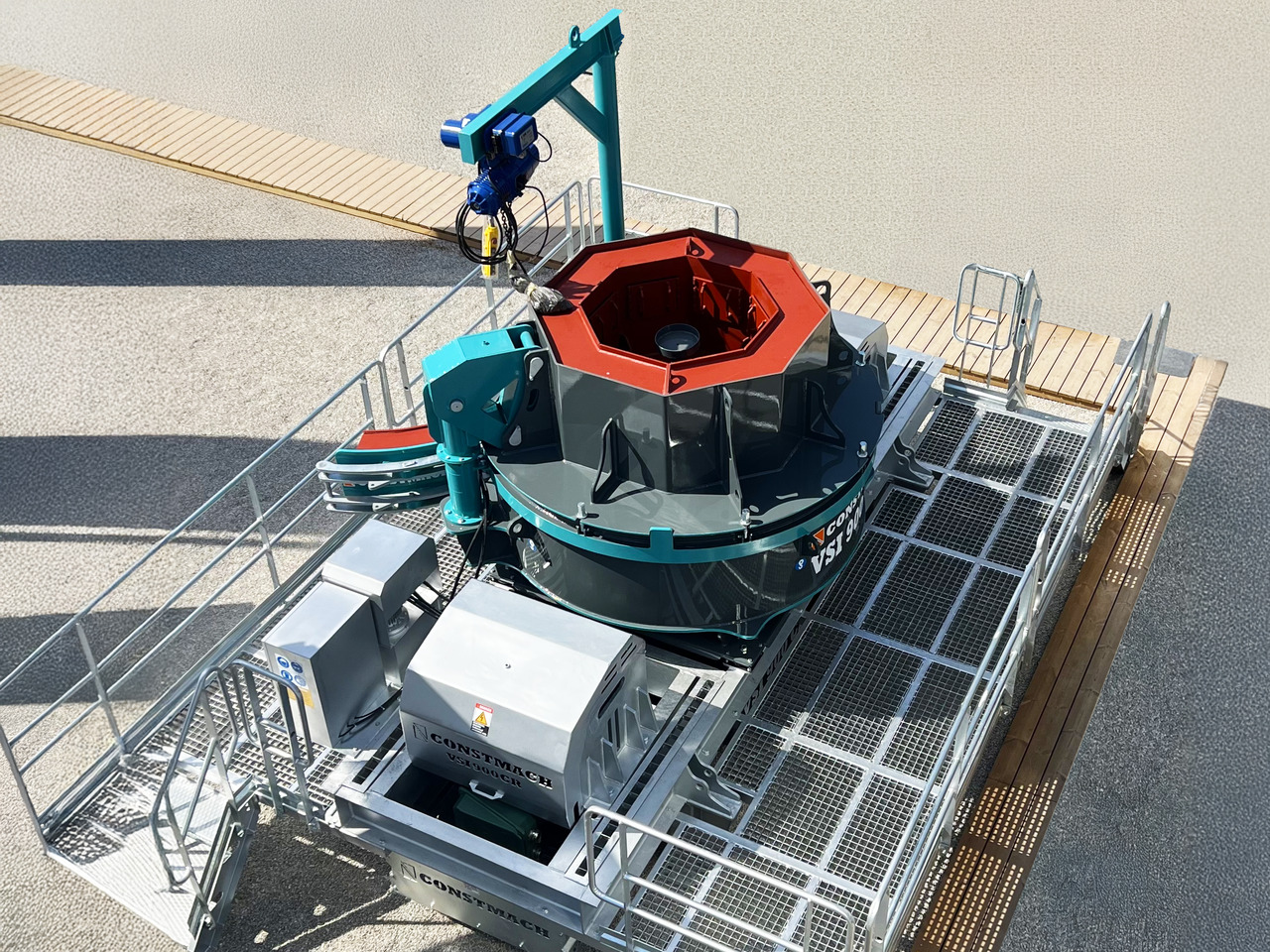 Constmach Vertical Shaft Impact Stone Crusher 190-250 TPH - كسارة التصادمية: صور 2 Constmach Vertical Shaft Impact Stone Crusher 190-250 TPH - كسارة التصادمية: صور 2