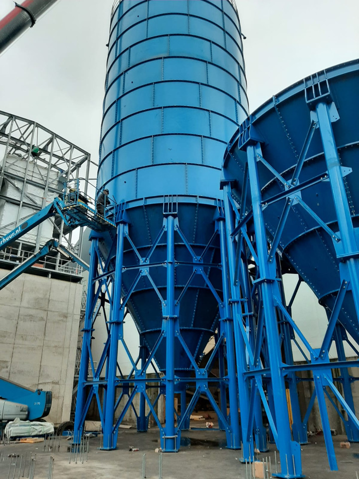 Constmach Zement Silo mit 3000 Tonnen Kapazität - خزان الأسمنت: صور 1 Constmach Zement Silo mit 3000 Tonnen Kapazität - خزان الأسمنت: صور 1