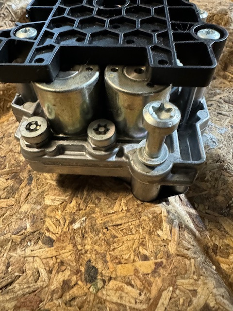 ZF Ventilblock TRAXON Getriebe 0501330550 - علبة التروس و قطع الغيار - شاحنة: صور 3 ZF Ventilblock TRAXON Getriebe 0501330550 - علبة التروس و قطع الغيار - شاحنة: صور 3