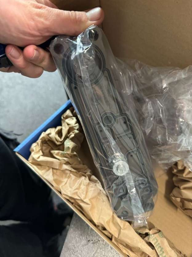 ZF Ventilblock fr 16S Getriebe MAN Iveco  - صمام - شاحنة: صور 4 ZF Ventilblock fr 16S Getriebe MAN Iveco  - صمام - شاحنة: صور 4