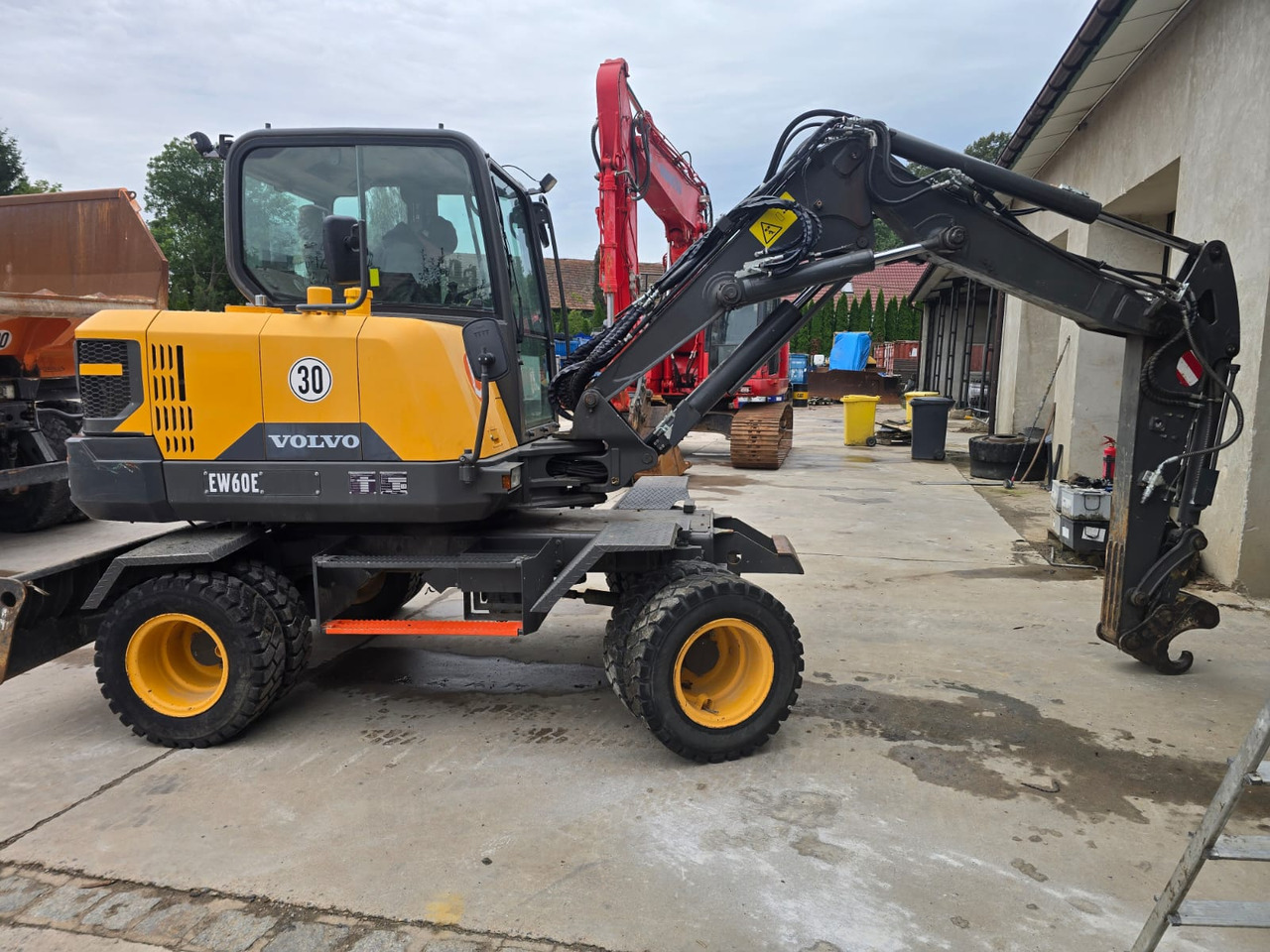 VOLVO EW 60E - حفارة على عجلات: صور 2 VOLVO EW 60E - حفارة على عجلات: صور 2