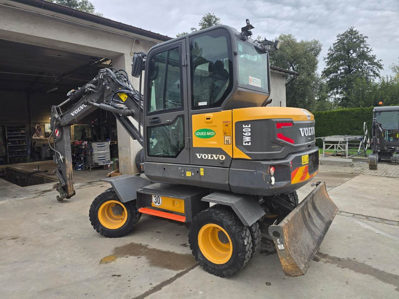 VOLVO EW 60E - حفارة على عجلات: صور 3 VOLVO EW 60E - حفارة على عجلات: صور 3