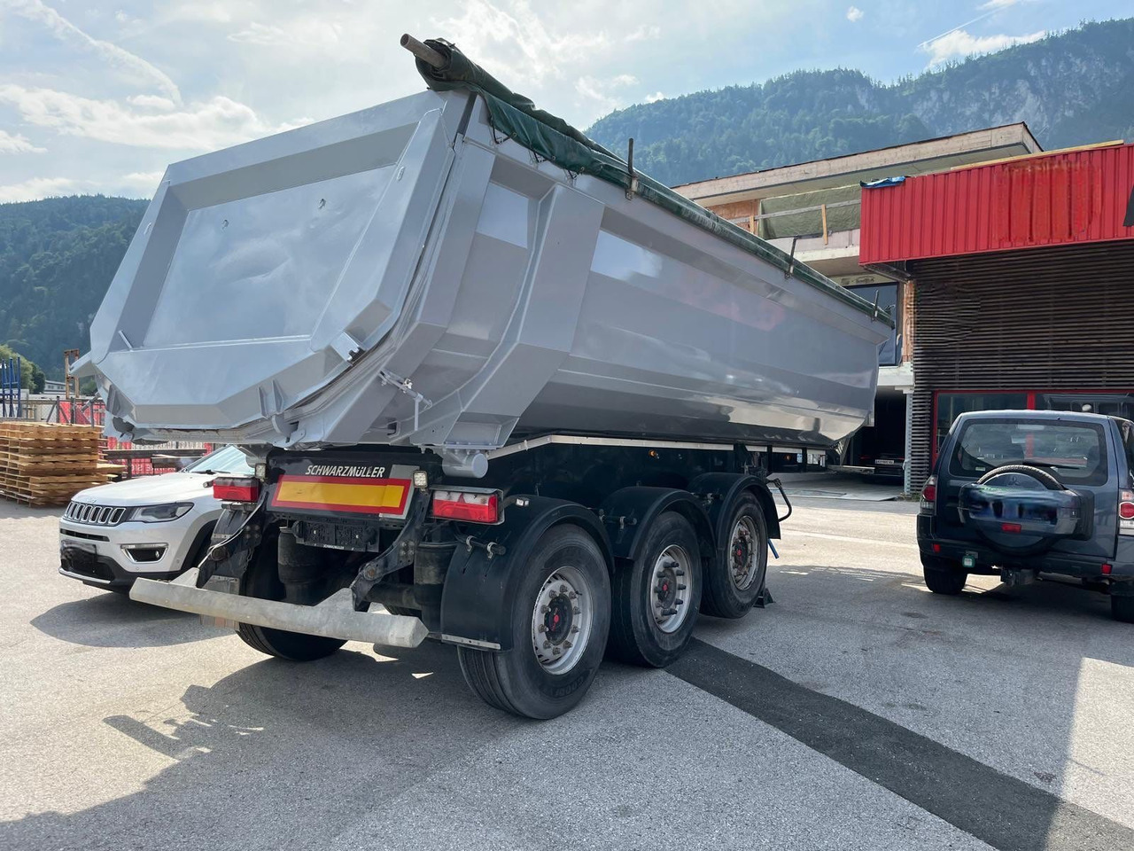 Schwarzmüller Hardox - قلابة نصف مقطورة: صور 1 Schwarzmüller Hardox - قلابة نصف مقطورة: صور 1