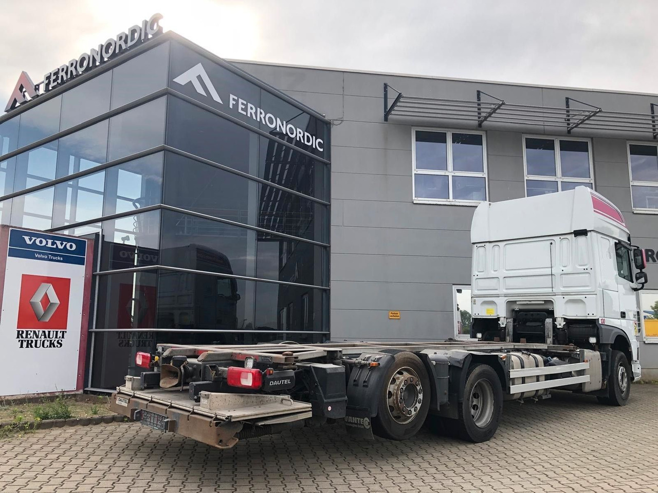 DAF XF460SSC Lenk/Lift*LBW*Standkl*Mega*NeueKuppl. - شاحنات الحاويات / جسم علوي قابل للتغيير شاحنة: صور 4 DAF XF460SSC Lenk/Lift*LBW*Standkl*Mega*NeueKuppl. - شاحنات الحاويات / جسم علوي قابل للتغيير شاحنة: صور 4
