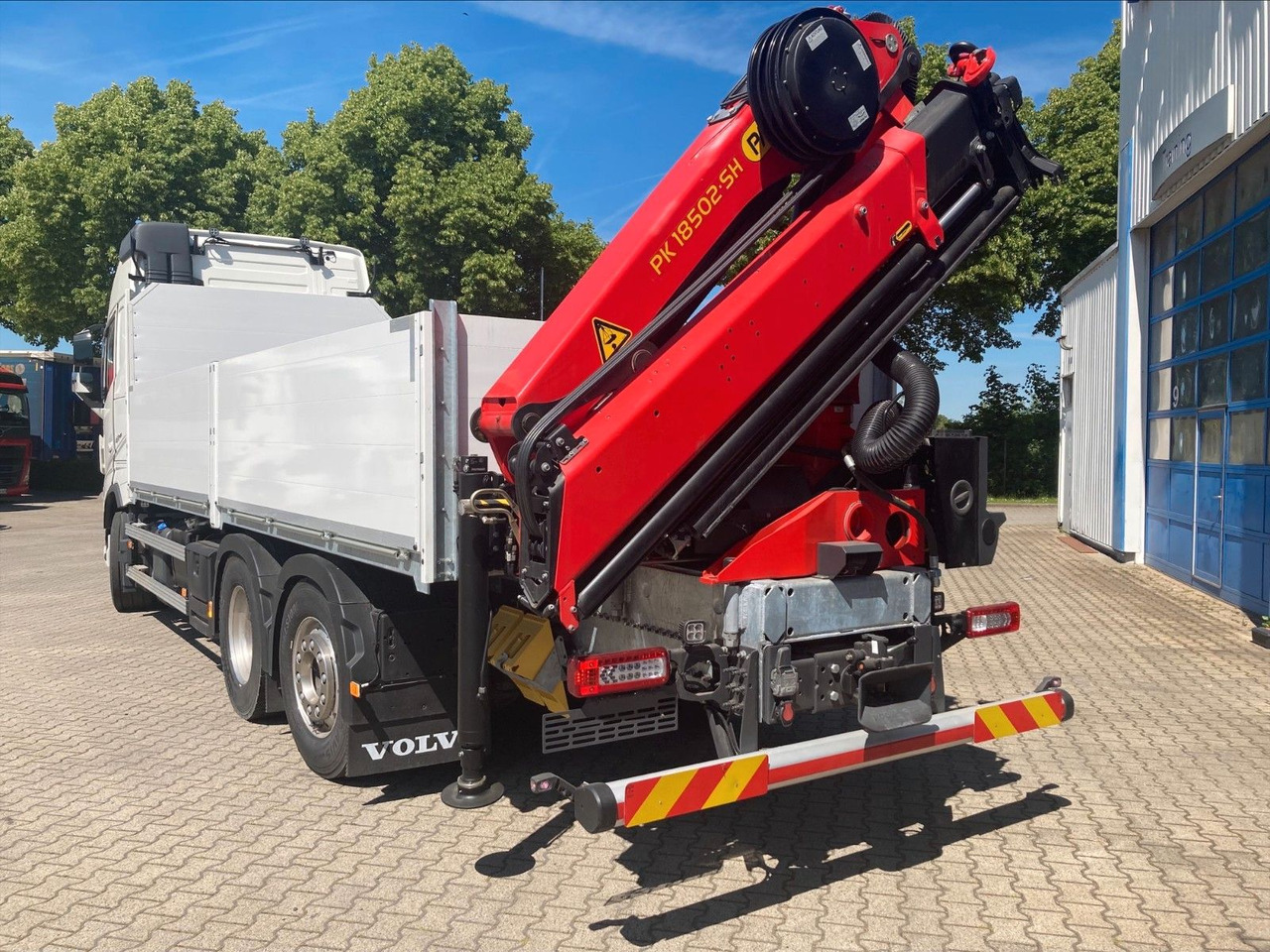 Volvo FH 6x2 R NLA Luftfederung - شاحنات مسطحة, شاحنة كرين: صور 4 Volvo FH 6x2 R NLA Luftfederung - شاحنات مسطحة, شاحنة كرين: صور 4