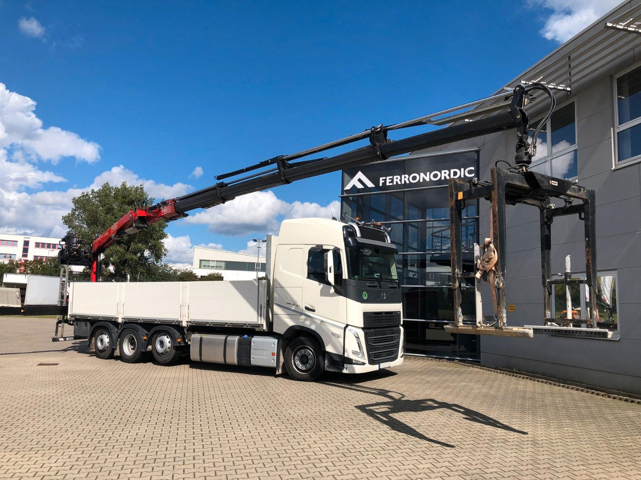 Volvo FH460 8x2 TRIDEM VLA&NLA gelenkt*FASSI F215AS.24 - شاحنات مسطحة, شاحنة كرين: صور 2 Volvo FH460 8x2 TRIDEM VLA&NLA gelenkt*FASSI F215AS.24 - شاحنات مسطحة, شاحنة كرين: صور 2