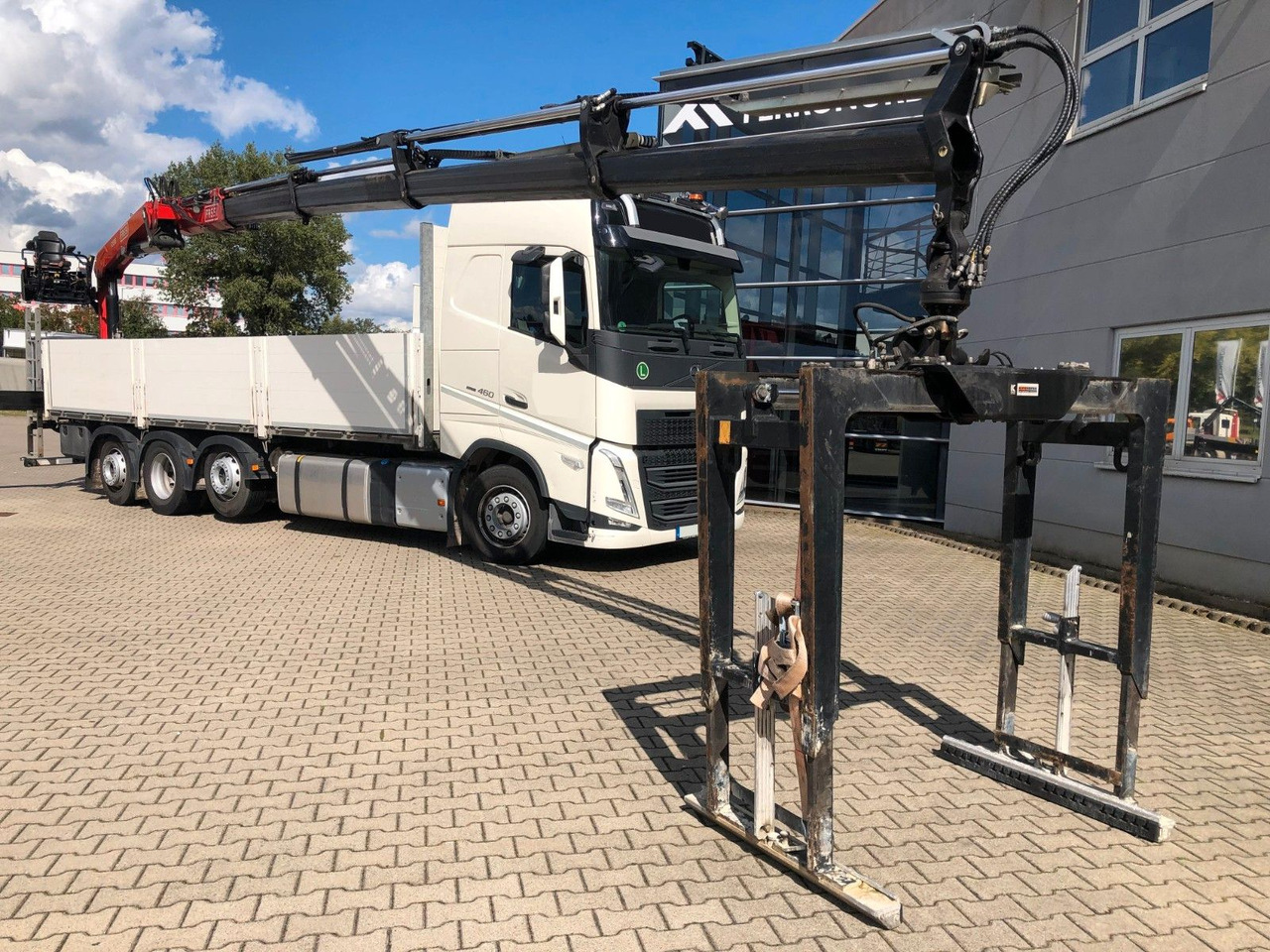 Volvo FH460 8x2 TRIDEM VLA&NLA gelenkt*FASSI F215AS.24 - شاحنات مسطحة, شاحنة كرين: صور 3 Volvo FH460 8x2 TRIDEM VLA&NLA gelenkt*FASSI F215AS.24 - شاحنات مسطحة, شاحنة كرين: صور 3