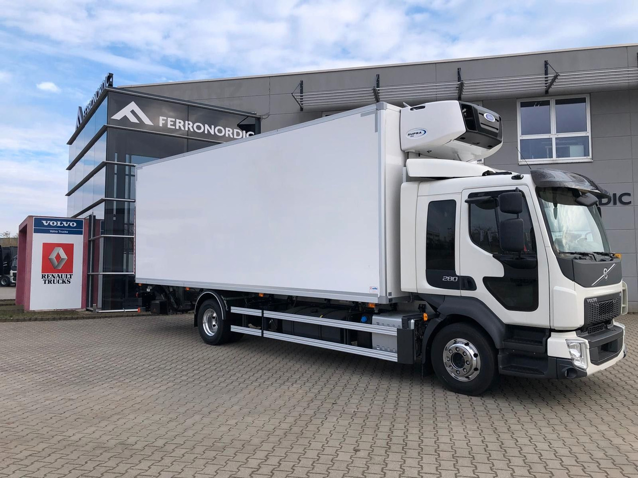 Volvo FL16.280 VollLuft*LBW *Carrier Supra850*a.Miete - مبردة شاحنة: صور 1 Volvo FL16.280 VollLuft*LBW *Carrier Supra850*a.Miete - مبردة شاحنة: صور 1