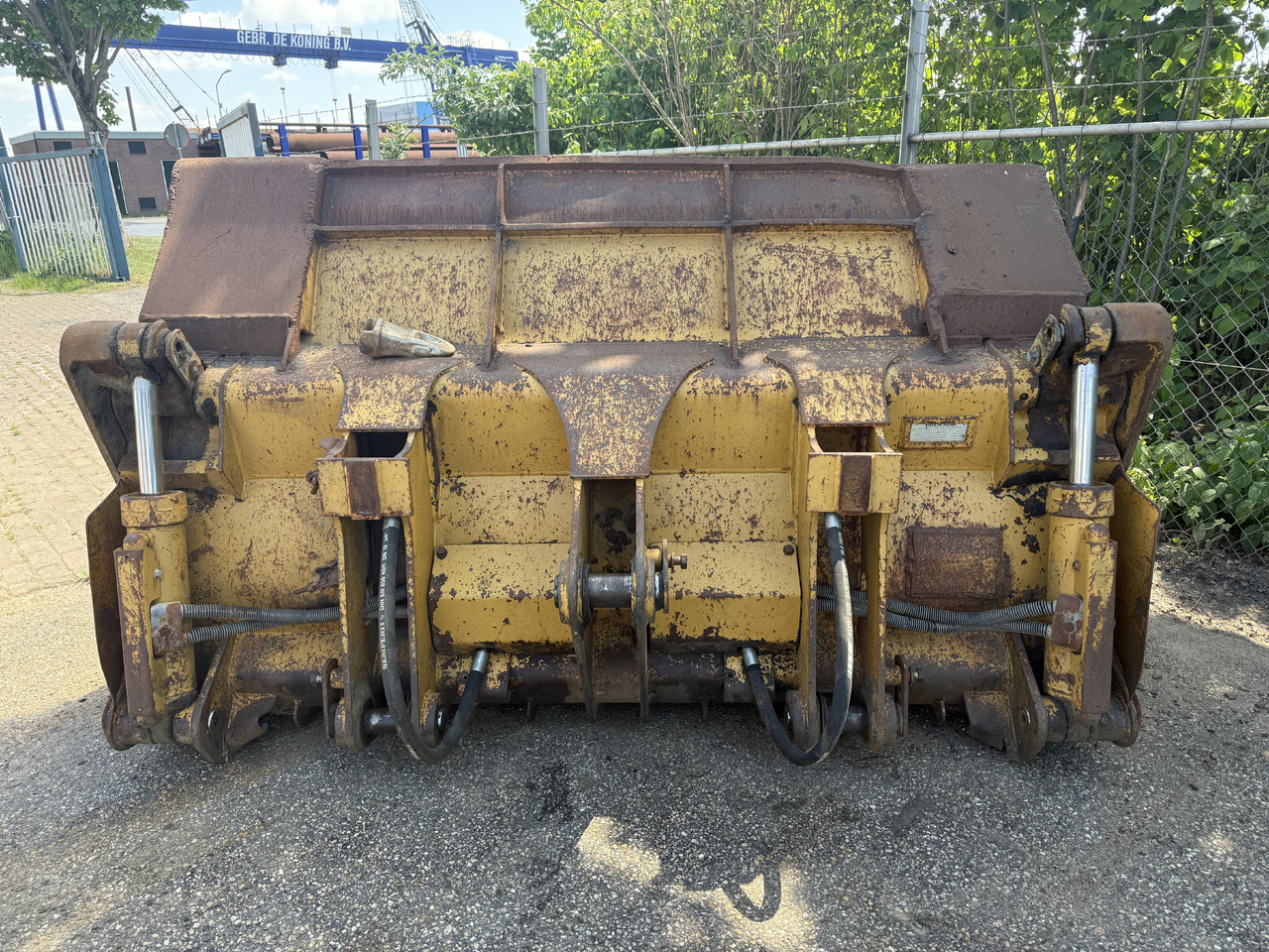 CATERPILLAR 953 - اللودر المجنزر: صور 2 CATERPILLAR 953 - اللودر المجنزر: صور 2