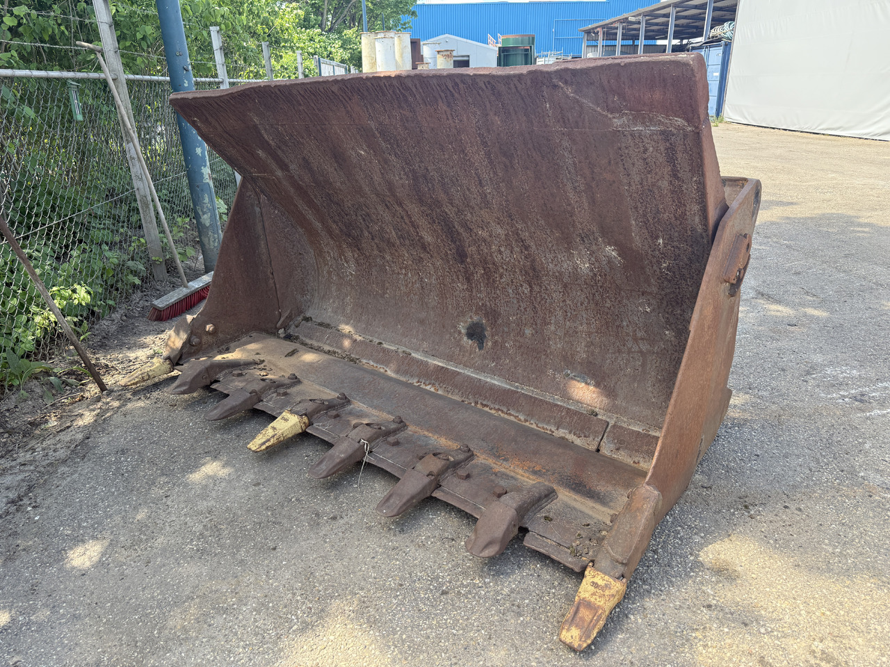 CATERPILLAR 953 - اللودر المجنزر: صور 1 CATERPILLAR 953 - اللودر المجنزر: صور 1